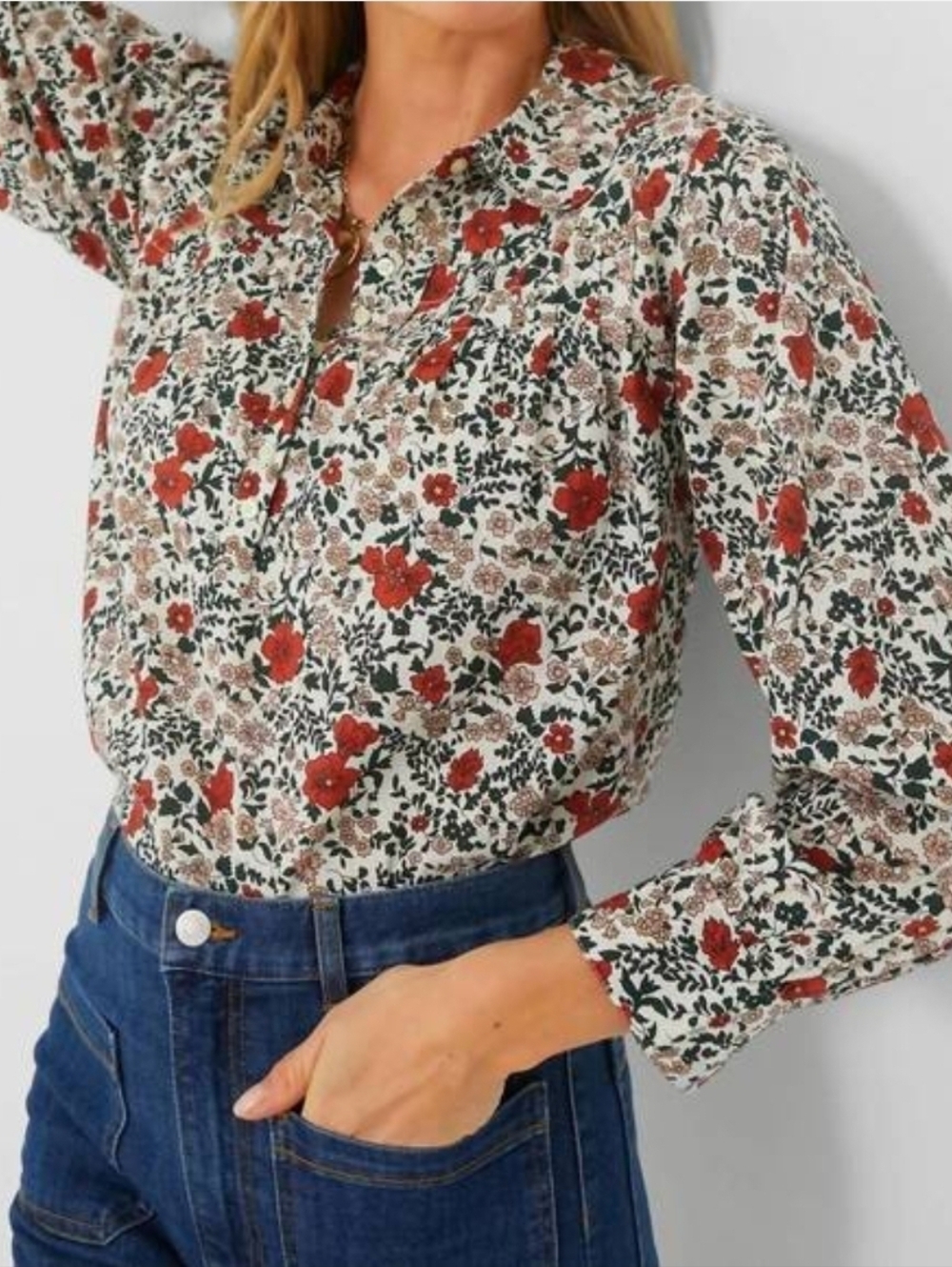 NWOT THE GREAT. the summit top in cream mesa floral Button Pleated Spring sz 0